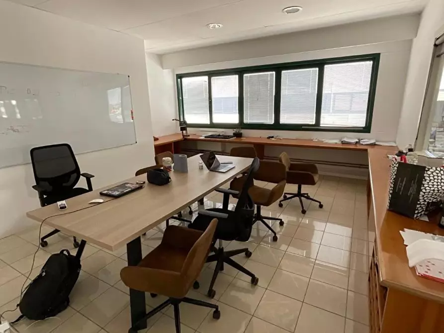 Immagine 13 di Attività artigianale in affitto  a Cascina