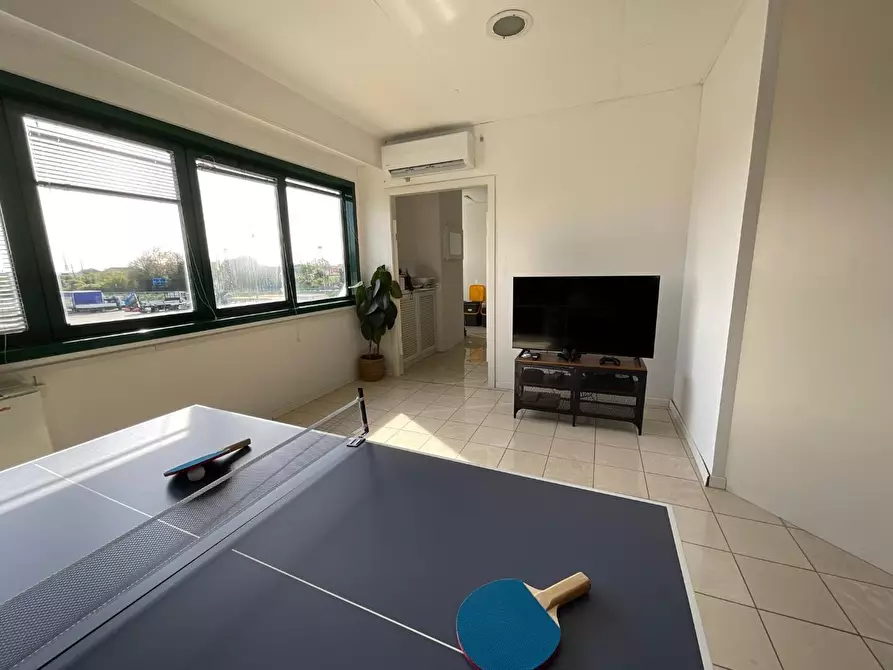 Immagine 9 di Attività artigianale in affitto  a Cascina