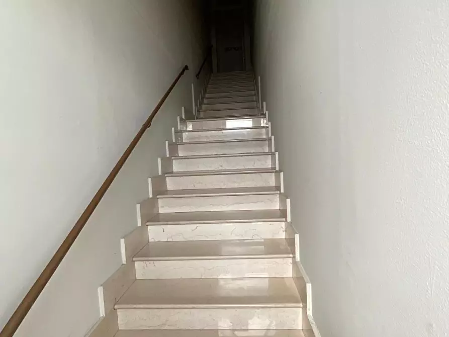 Immagine 6 di Attività artigianale in affitto  a Cascina