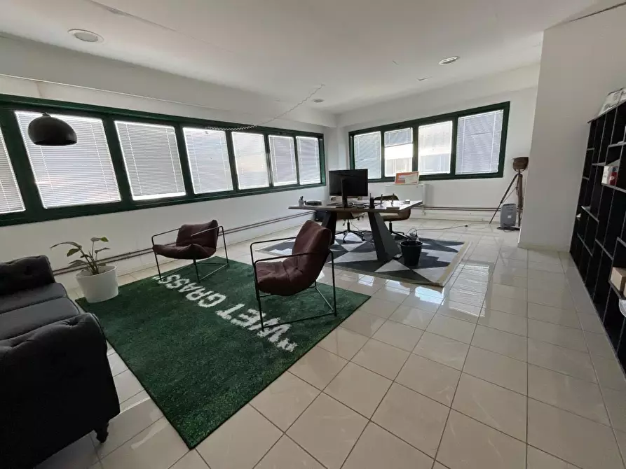 Immagine 17 di Attività artigianale in affitto  a Cascina