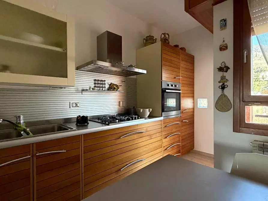 Immagine 2 di Appartamento in vendita  a Aulla