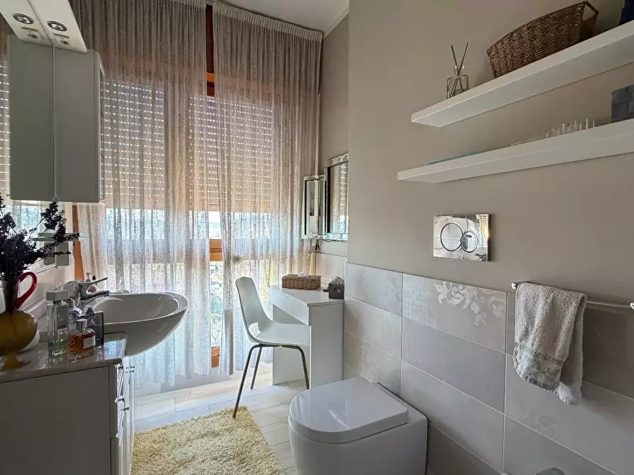 Immagine 16 di Appartamento in vendita  a Aulla