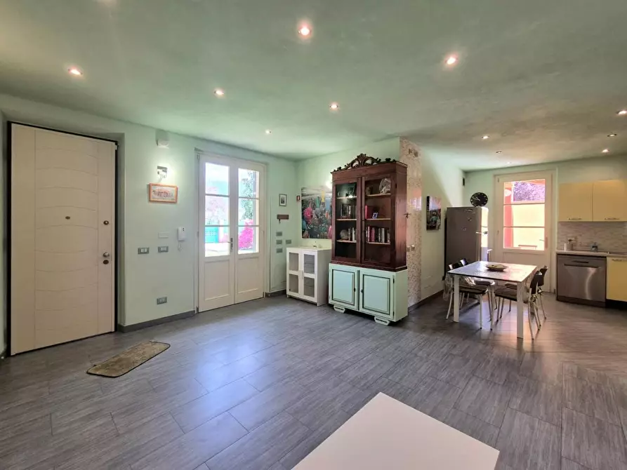 Immagine 16 di Villa in vendita  a Capannori