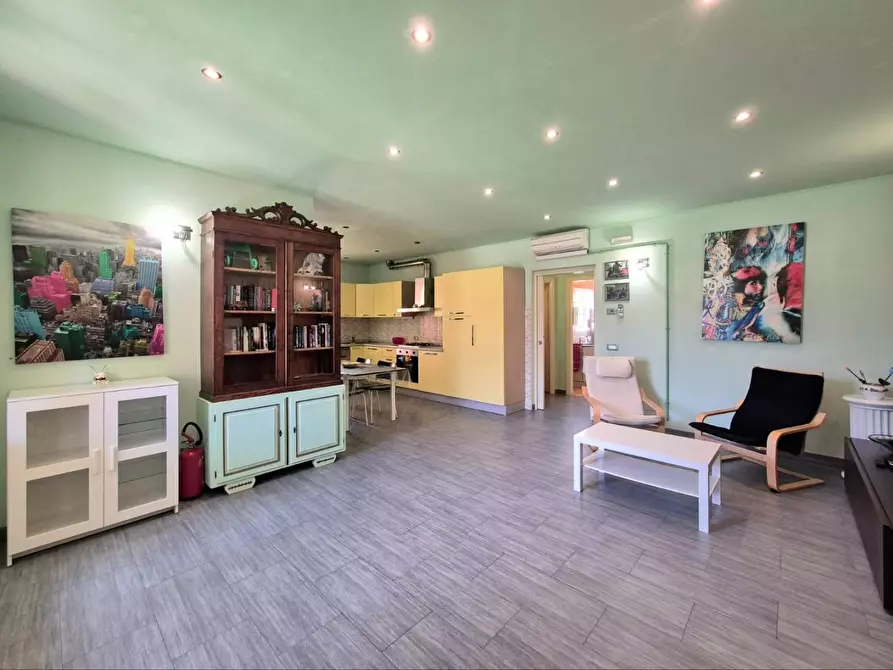 Immagine 18 di Villa in vendita  a Capannori