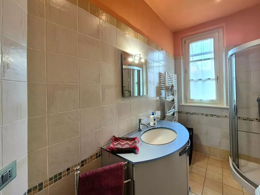 Immagine 30 di Villa in vendita  a Capannori