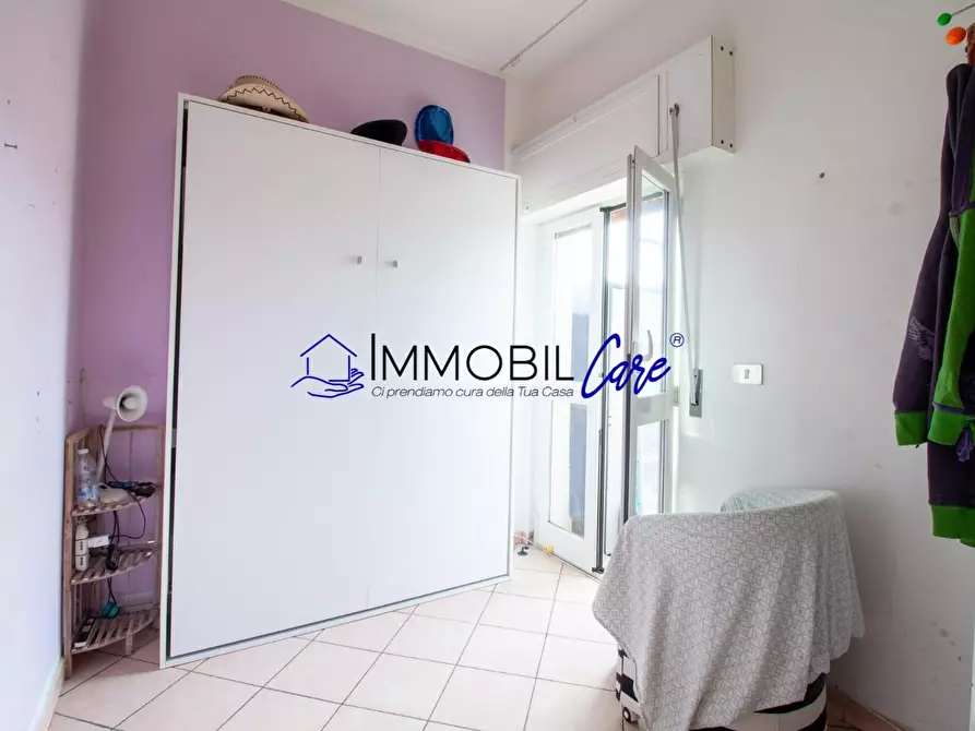 Immagine 5 di Appartamento in vendita  a Livorno