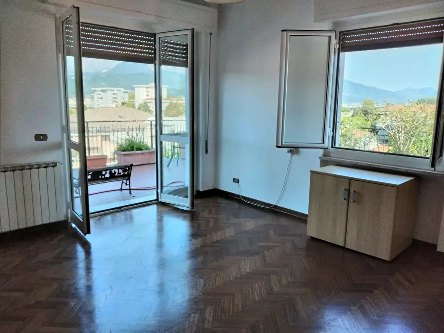 Immagine 32 di Appartamento in vendita  a Carrara