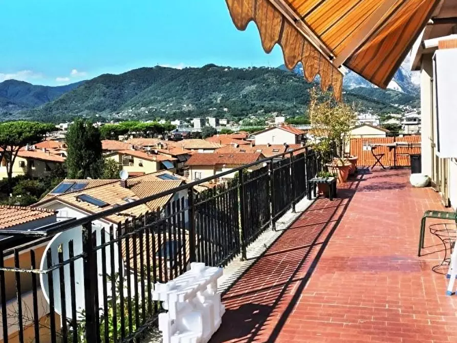 Immagine 15 di Appartamento in vendita  a Carrara