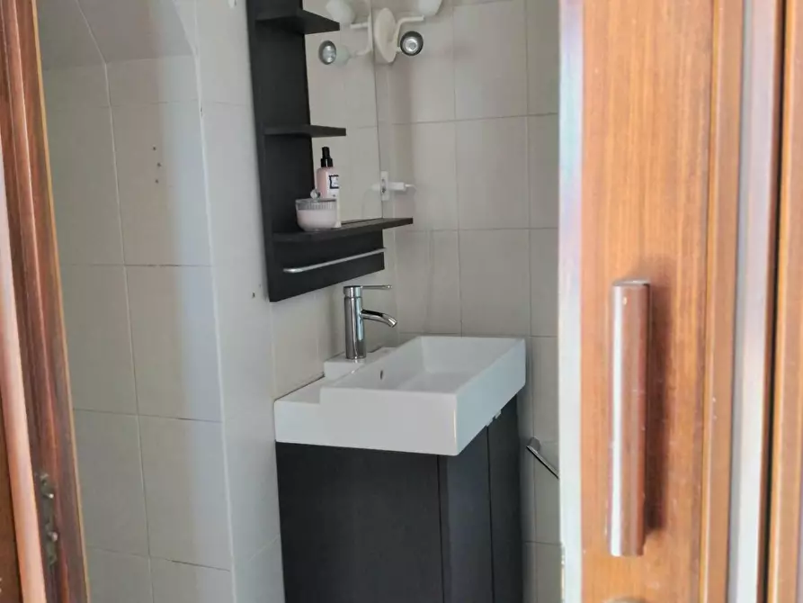 Immagine 23 di Appartamento in vendita  a Carrara