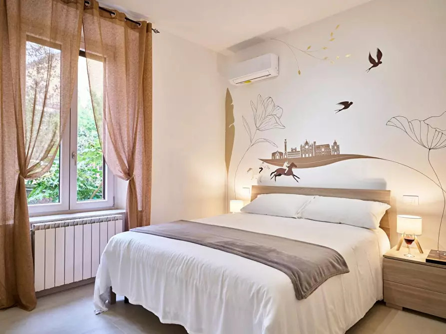 Immagine 28 di Appartamento in vendita  a Siena