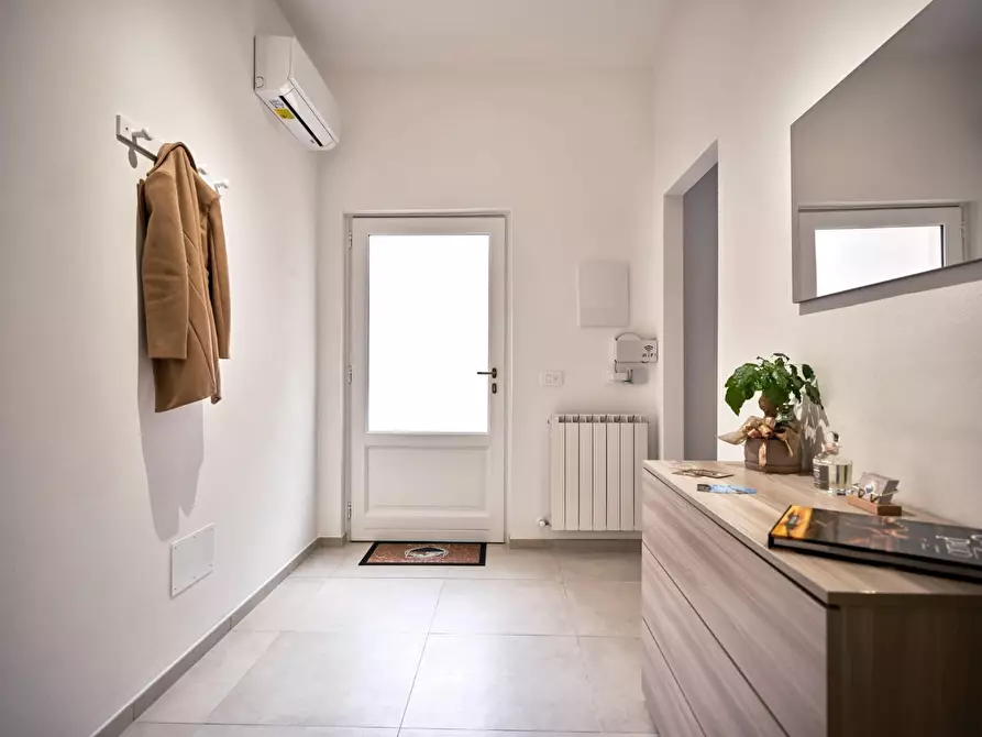 Immagine 2 di Appartamento in vendita  a Siena