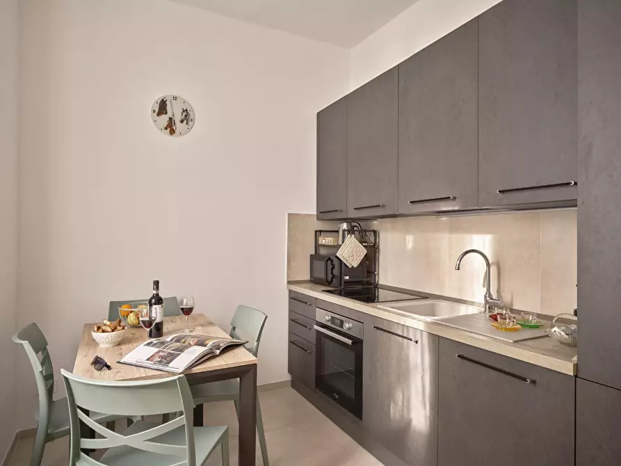 Immagine 12 di Appartamento in vendita  a Siena