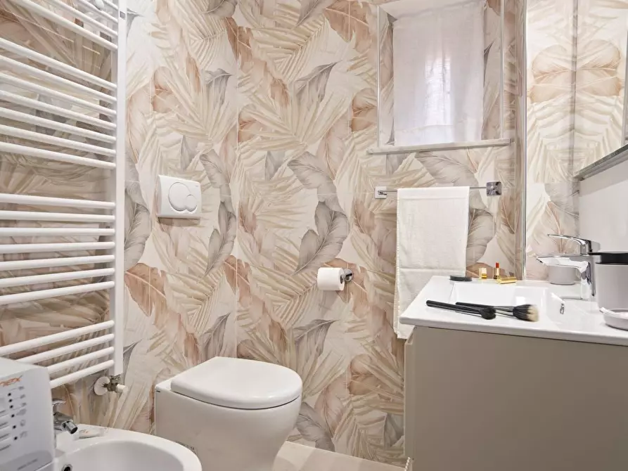 Immagine 15 di Appartamento in vendita  a Siena