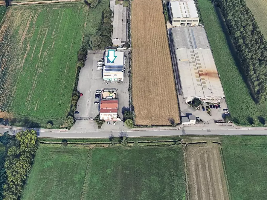 Immagine 2 di Laboratorio in vendita  a Robecco Sul Naviglio