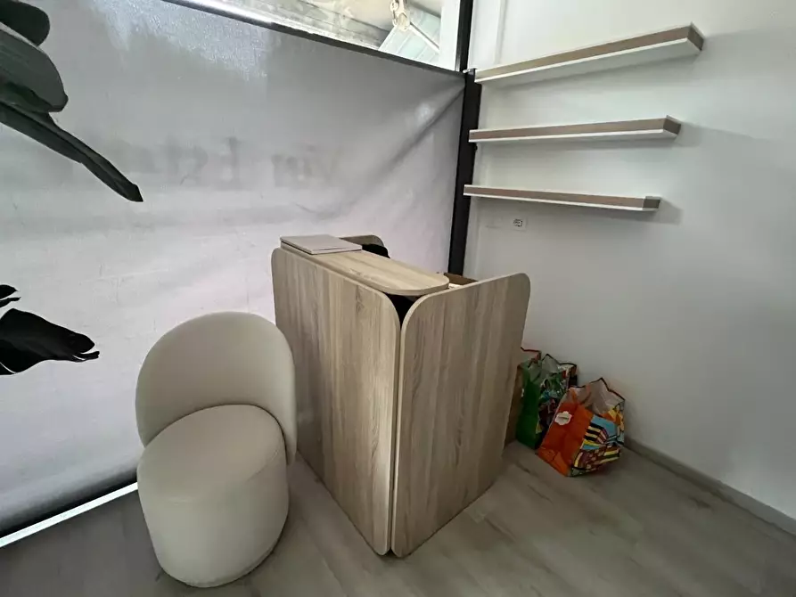 Immagine 6 di Locale commerciale in affitto  a Massa