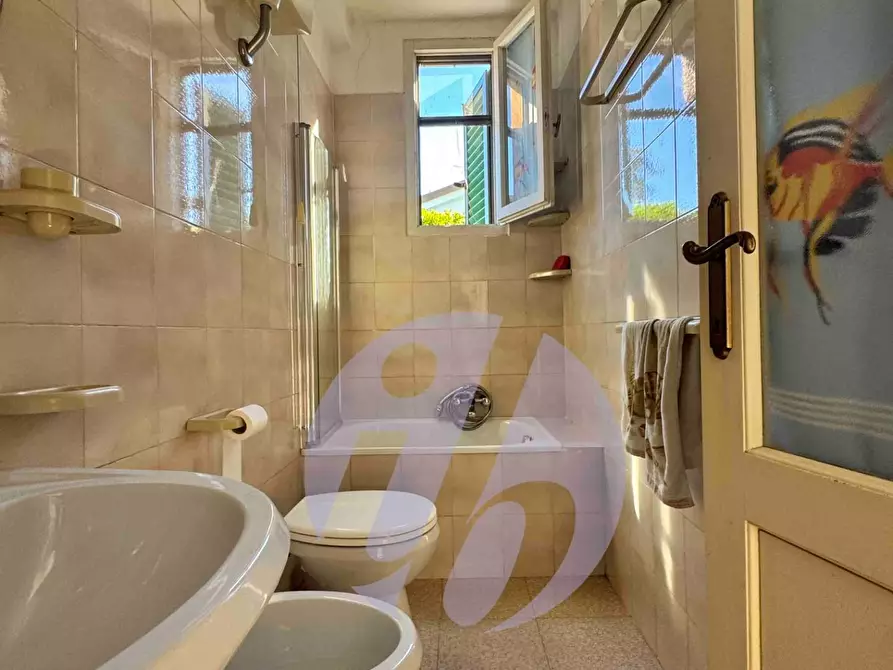 Immagine 9 di Casa bifamiliare in vendita  a Pietrasanta