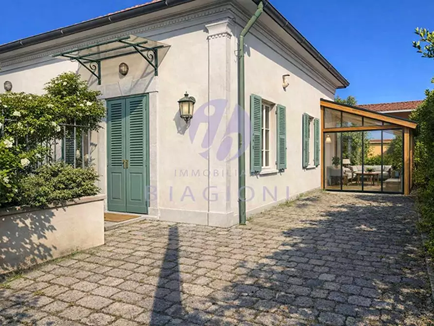 Immagine 2 di Casa bifamiliare in vendita  a Pietrasanta