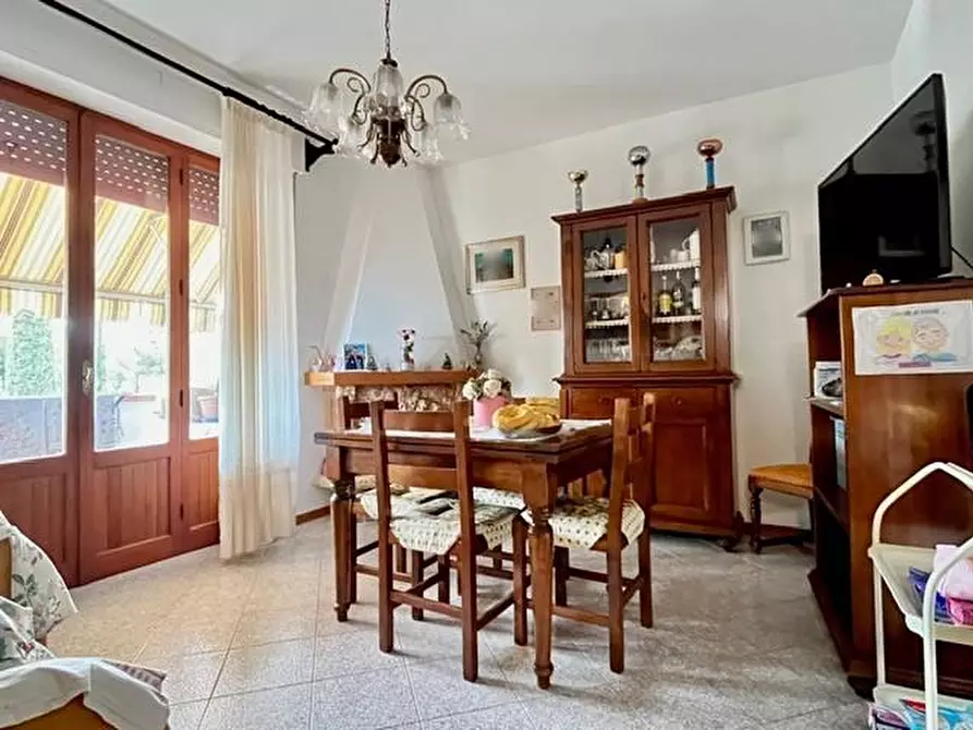 Immagine 1 di Appartamento in vendita  a Asciano