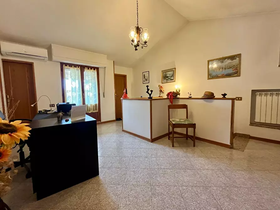 Immagine 10 di Appartamento in vendita  a Asciano