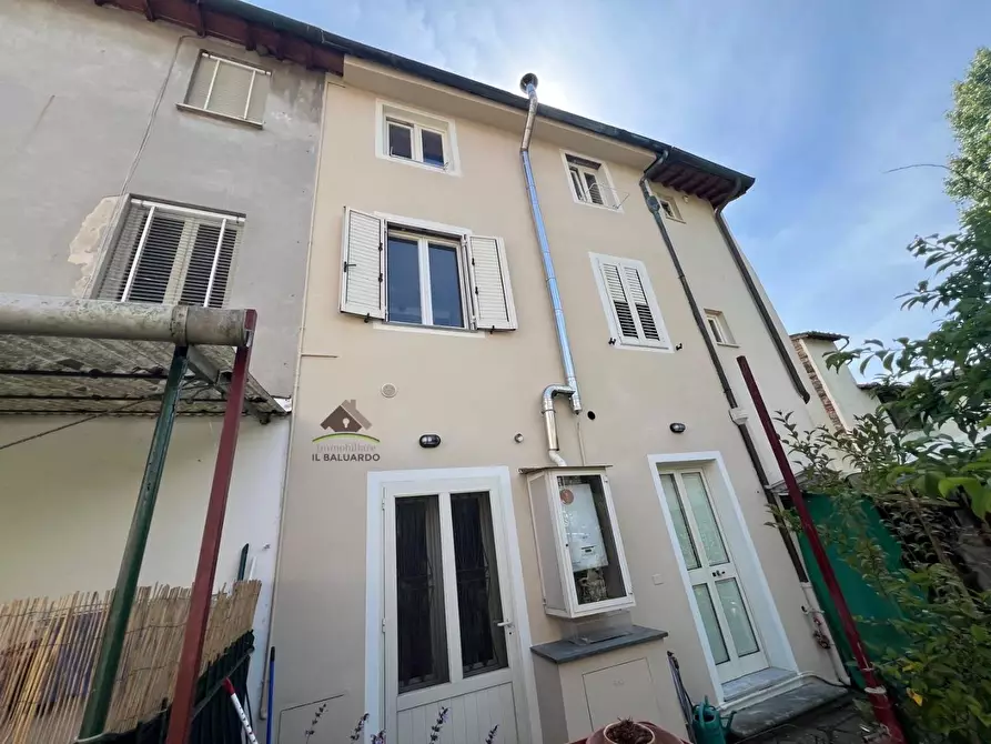 Immagine 2 di Terratetto in vendita  a Lucca