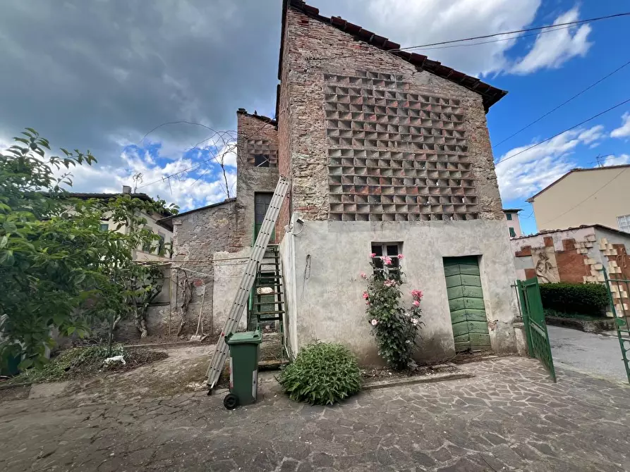 Immagine 23 di Terratetto in vendita  a Lucca