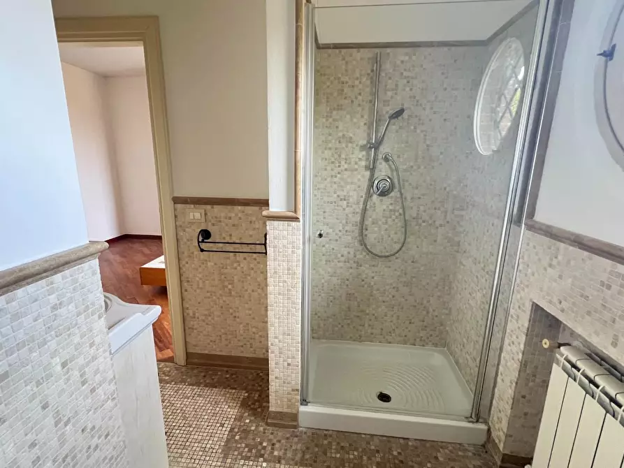 Immagine 29 di Villetta a schiera in vendita  a Forte Dei Marmi