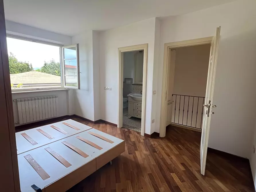 Immagine 24 di Villetta a schiera in vendita  a Forte Dei Marmi