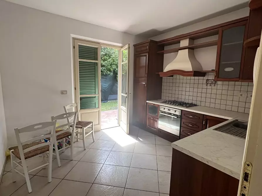 Immagine 11 di Villetta a schiera in vendita  a Forte Dei Marmi