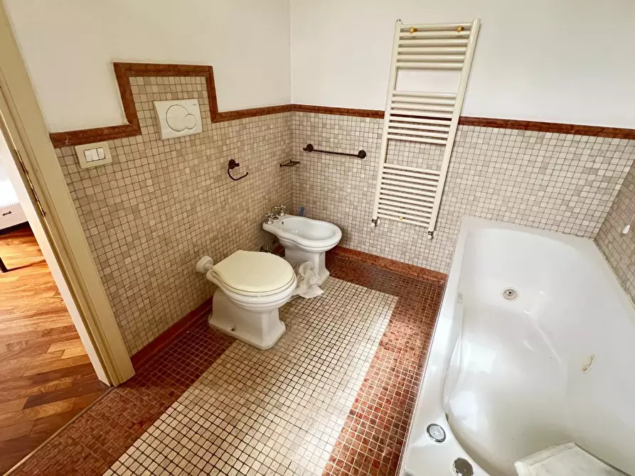 Immagine 42 di Villetta a schiera in vendita  a Forte Dei Marmi