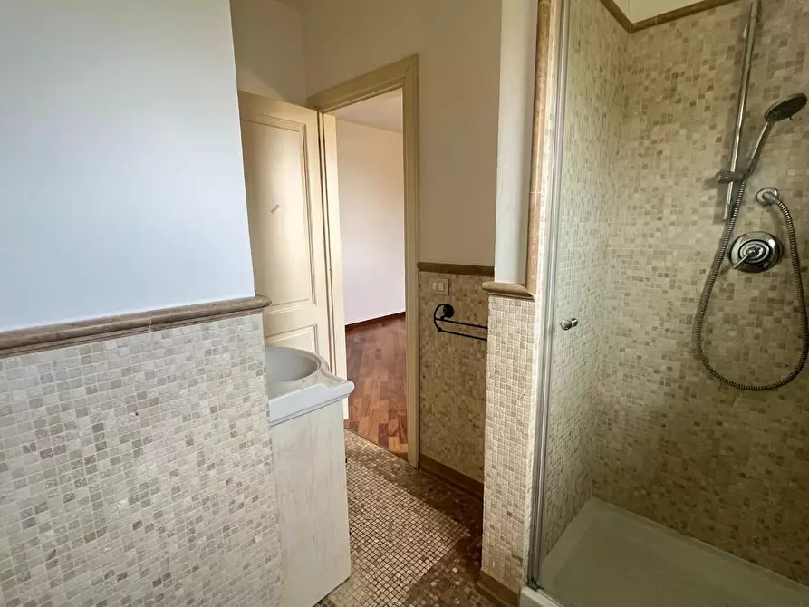 Immagine 30 di Villetta a schiera in vendita  a Forte Dei Marmi