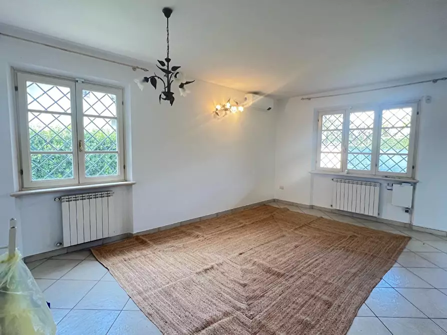 Immagine 10 di Villetta a schiera in vendita  a Forte Dei Marmi