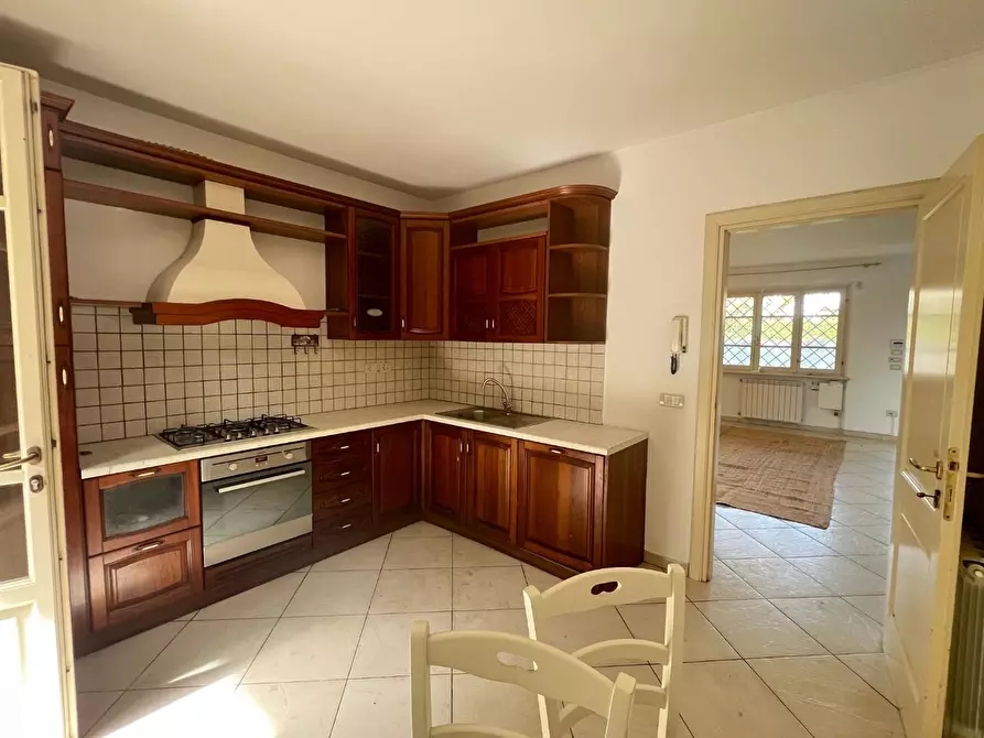 Immagine 12 di Villetta a schiera in vendita  a Forte Dei Marmi