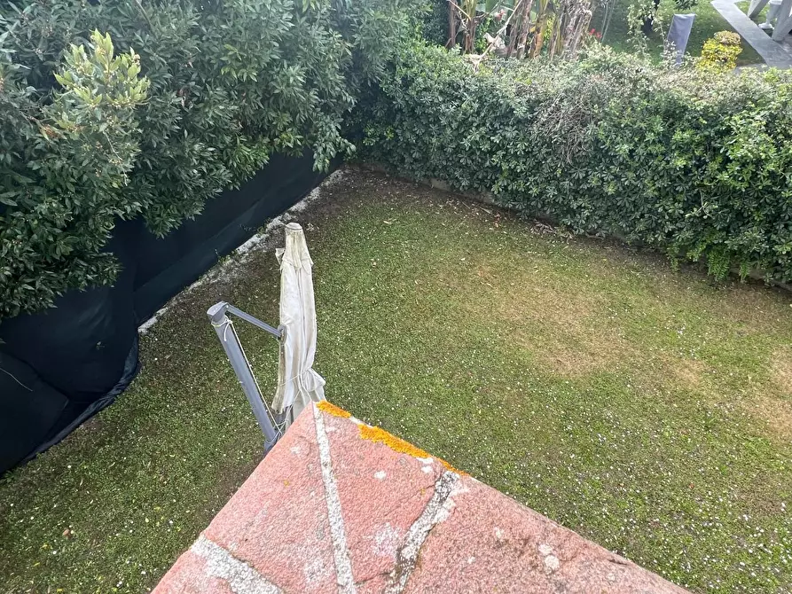 Immagine 38 di Villetta a schiera in vendita  a Forte Dei Marmi