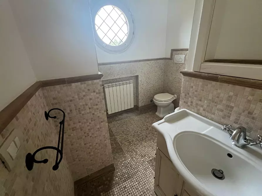 Immagine 27 di Villetta a schiera in vendita  a Forte Dei Marmi