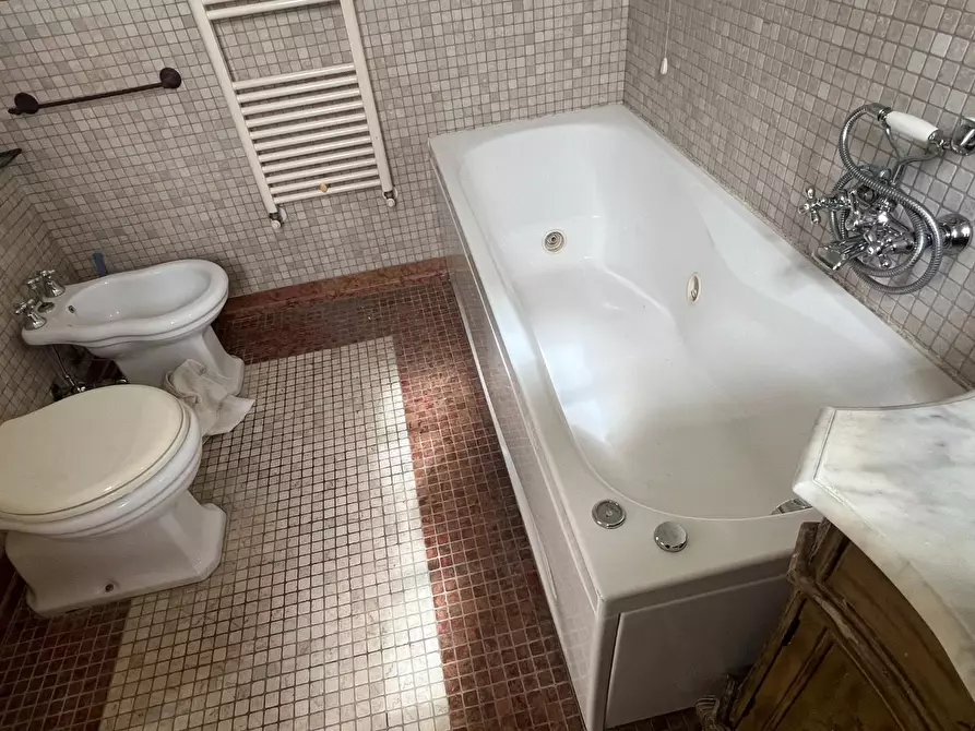 Immagine 43 di Villetta a schiera in vendita  a Forte Dei Marmi