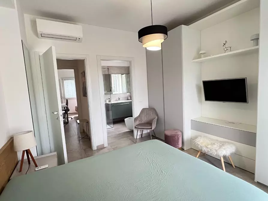 Immagine 39 di Appartamento in vendita  a Montignoso