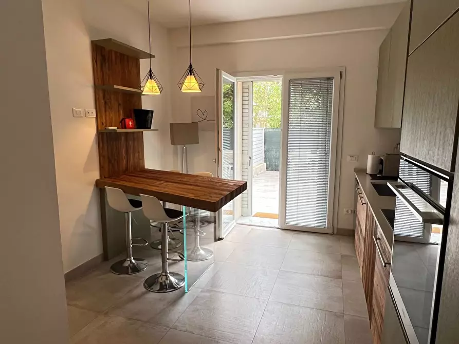 Immagine 16 di Appartamento in vendita  a Montignoso