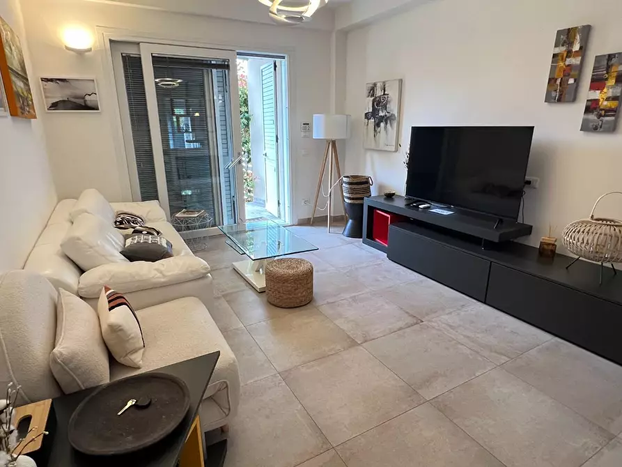 Immagine 19 di Appartamento in vendita  a Montignoso