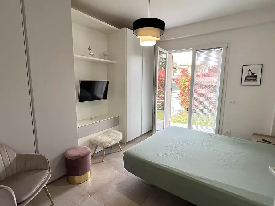 Immagine 37 di Appartamento in vendita  a Montignoso