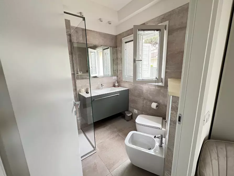 Immagine 41 di Appartamento in vendita  a Montignoso