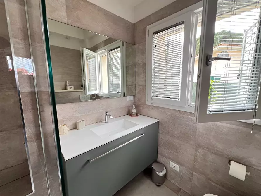 Immagine 42 di Appartamento in vendita  a Montignoso