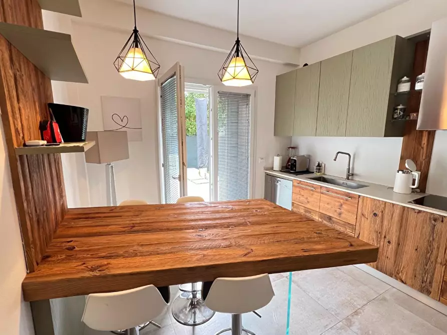 Immagine 14 di Appartamento in vendita  a Montignoso