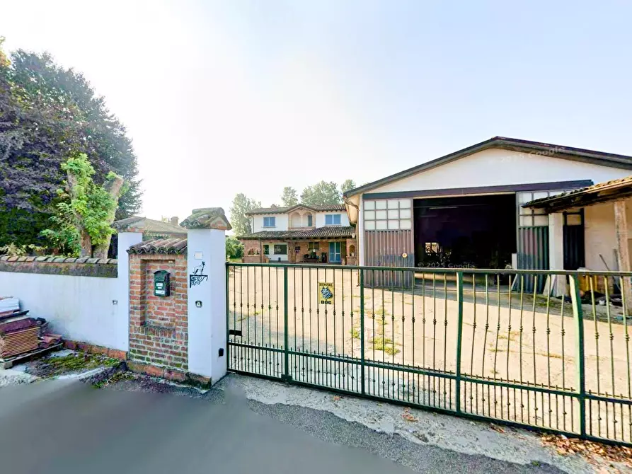 Immagine 1 di Villa in vendita  a Monticelli Pavese