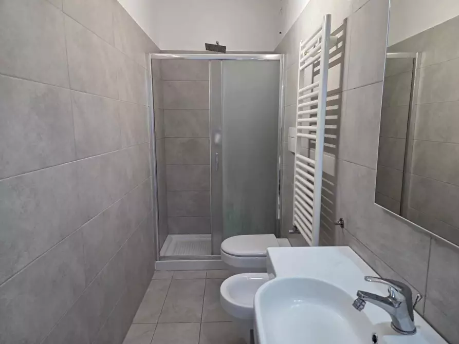 Immagine 11 di Appartamento in vendita  a Siena