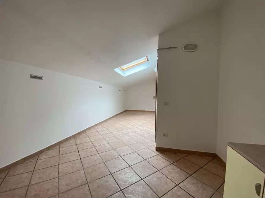 Immagine 13 di Palazzo in vendita  a Carmignano