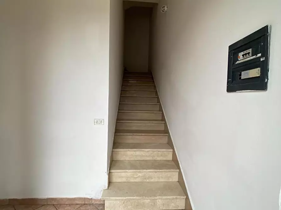 Immagine 1 di Palazzo in vendita  a Carmignano