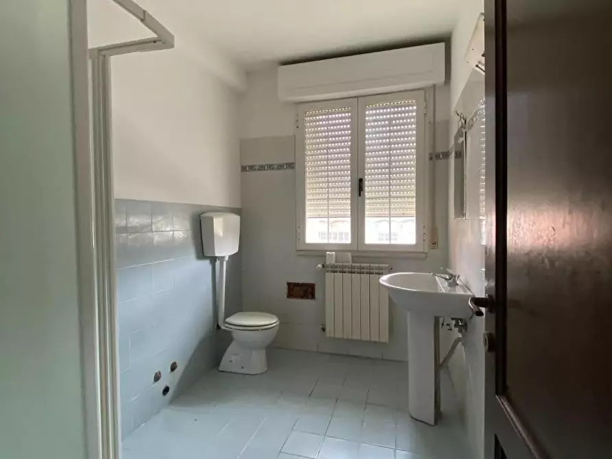 Immagine 10 di Palazzo in vendita  a Carmignano