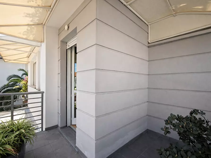 Immagine 16 di Mansarda in vendita  a Camaiore