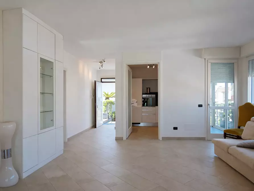 Immagine 15 di Mansarda in vendita  a Camaiore