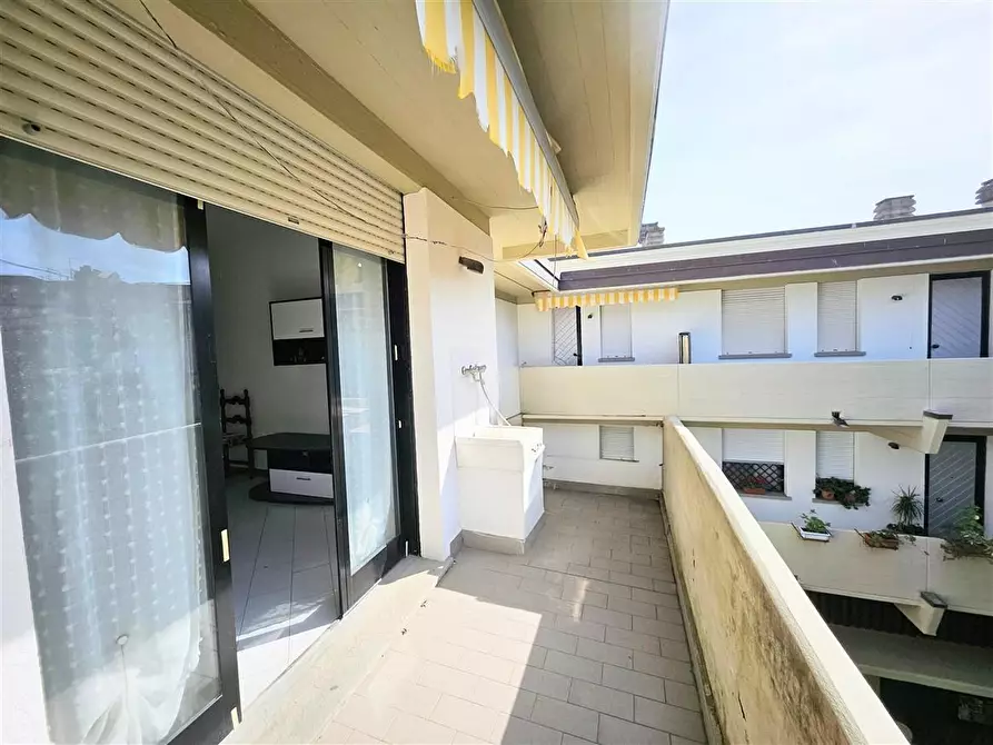 Immagine 4 di Appartamento in vendita  a Massa